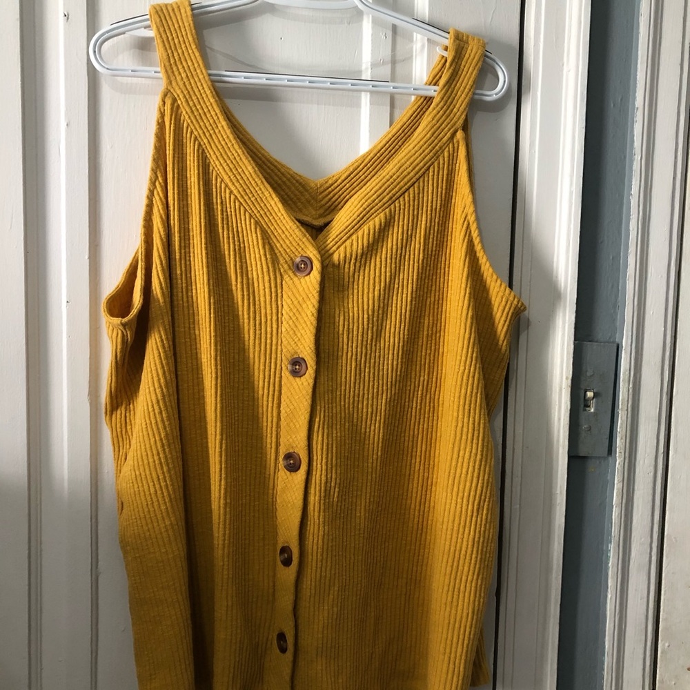 Mustard yellow button tank